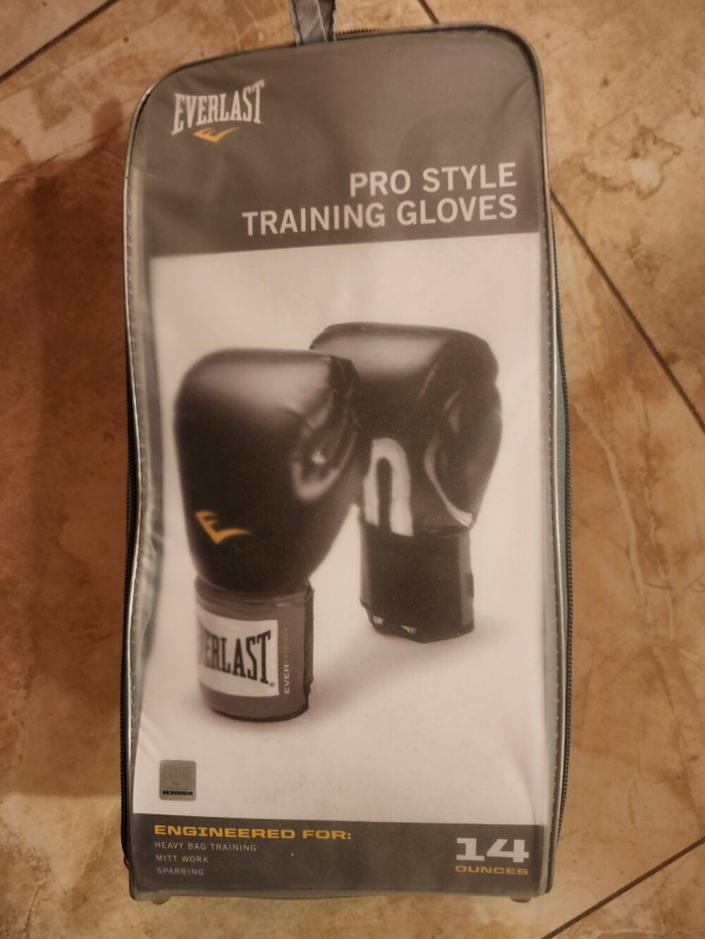 Everlast Pro Style Training Boxing Gloves 14 oz Black With Case